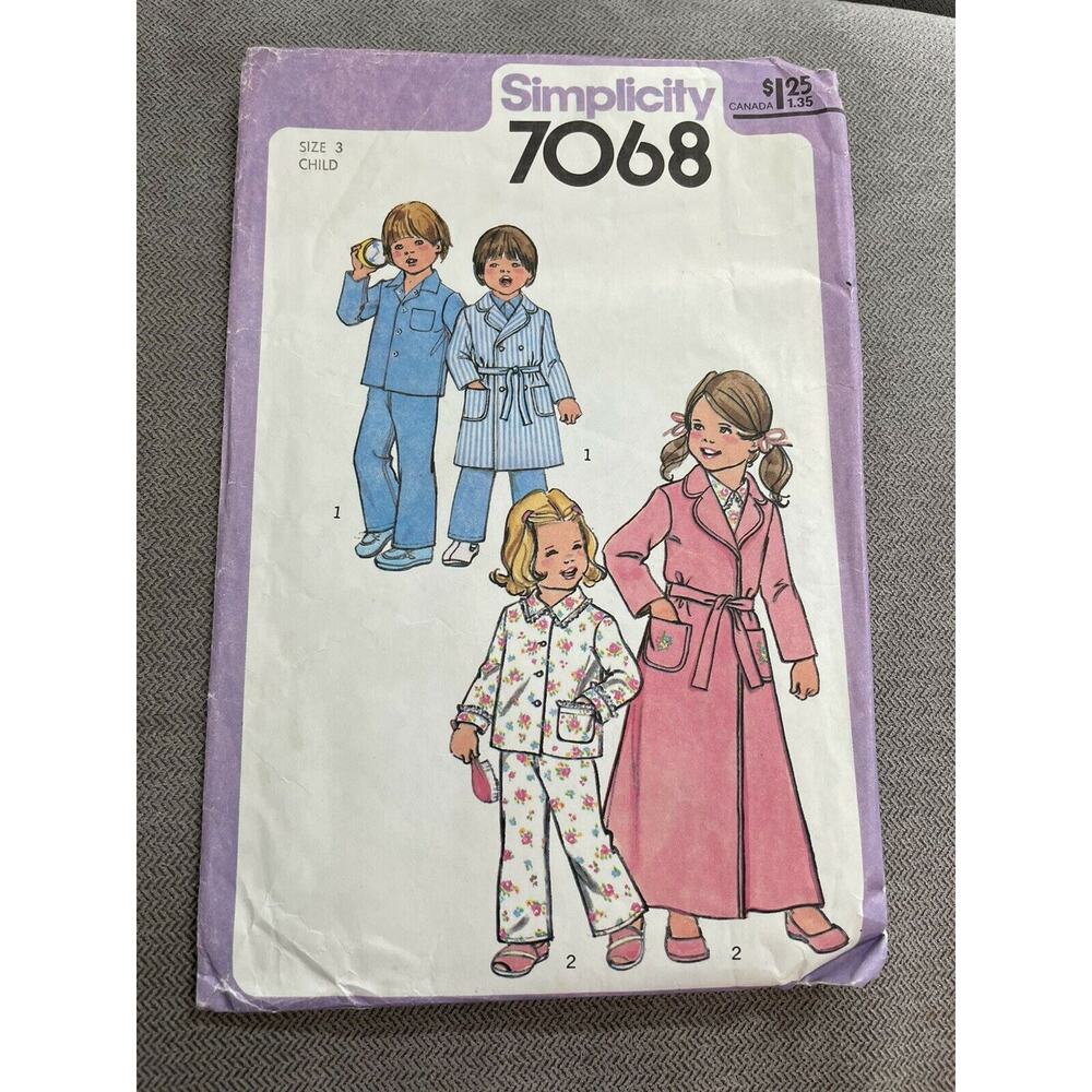 Simplicity 7068 Child’s Robe Sewing Pattern size 3 Vintage 1970s